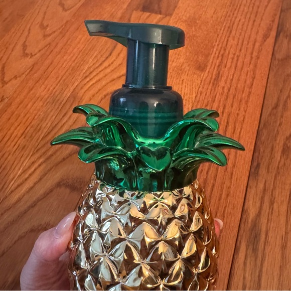 Bath & Body Works Pineapple Decorative Foaming Soap Dispenser - Picture 4 of 5